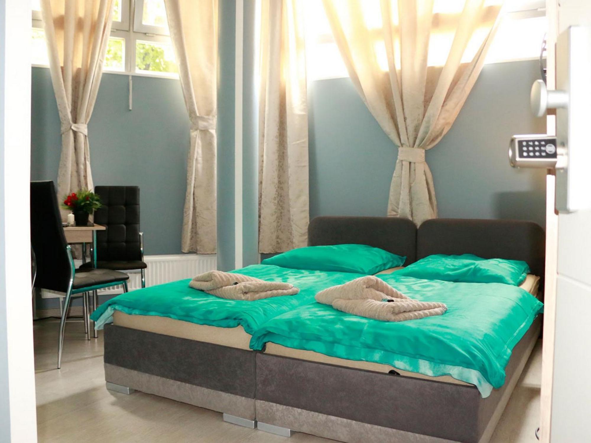 Standard Twin Room,1589662820:JPEG